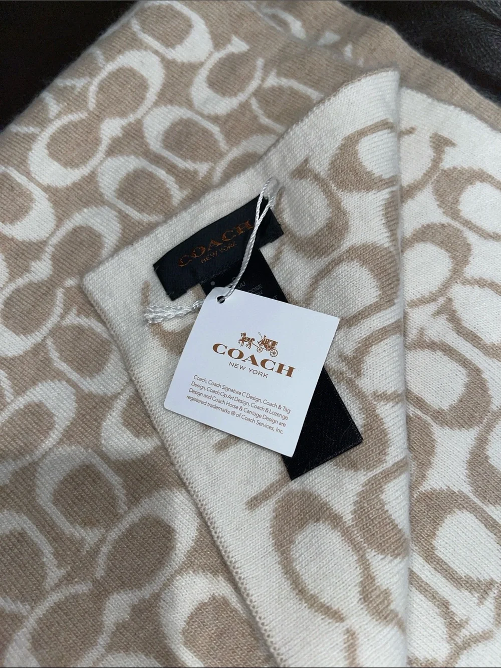 Coach Reversible Signature Scarf in Beige and Cream NWT F86019 Camel Vanilla